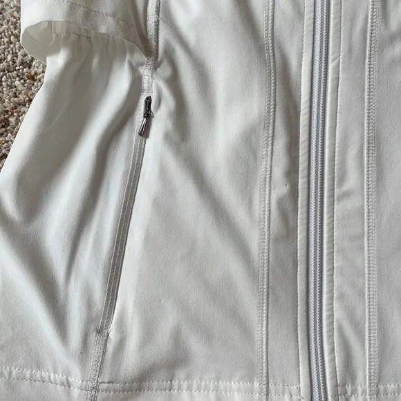 NWOT Calia by Carrie Underwood white vest - Picture 5 of 5